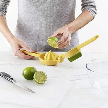 Lemon+Squeezer%2C+Manual+Citrus+Juicer%2C+Lemon+Juicer+with+Rotating+Hinge+Blade+Hand+Juicer+Squeezer+with+a+leaking+spoon+for+Extracting+the+Most+Juice+Possible